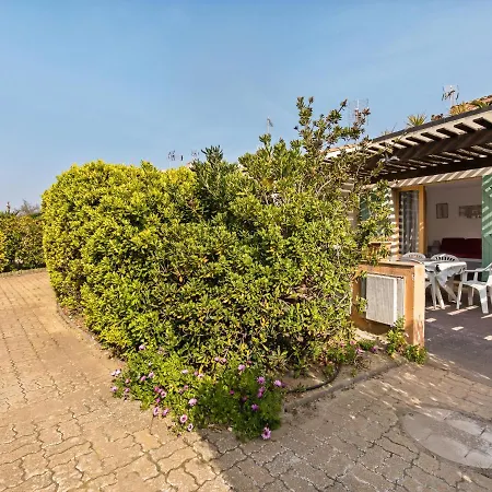 1 Bedroom And Alcove Apartment For 6 *